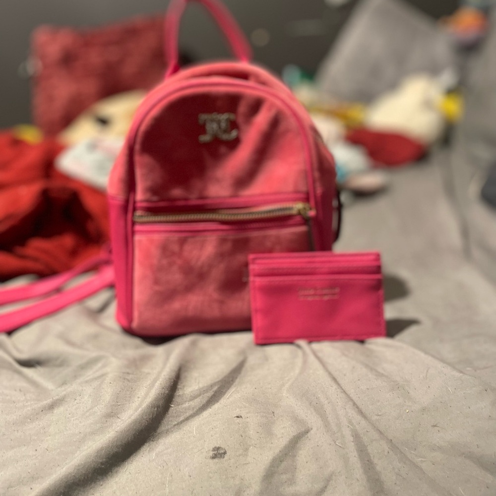 🛍️2/$38 Juicy Couture Pink  Mini Backpack and Cardholder Set